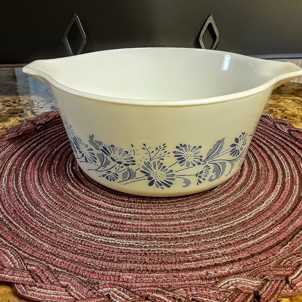 Vintage Pyrex Casserole Dish